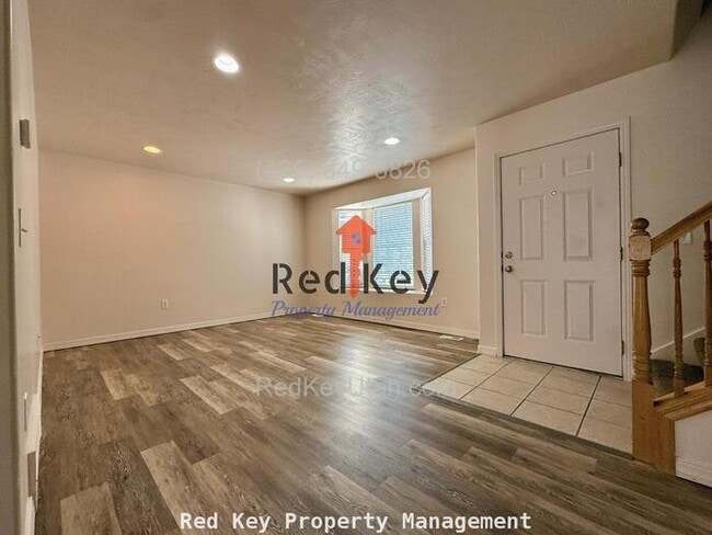 Building Photo - The Maples Condo #119