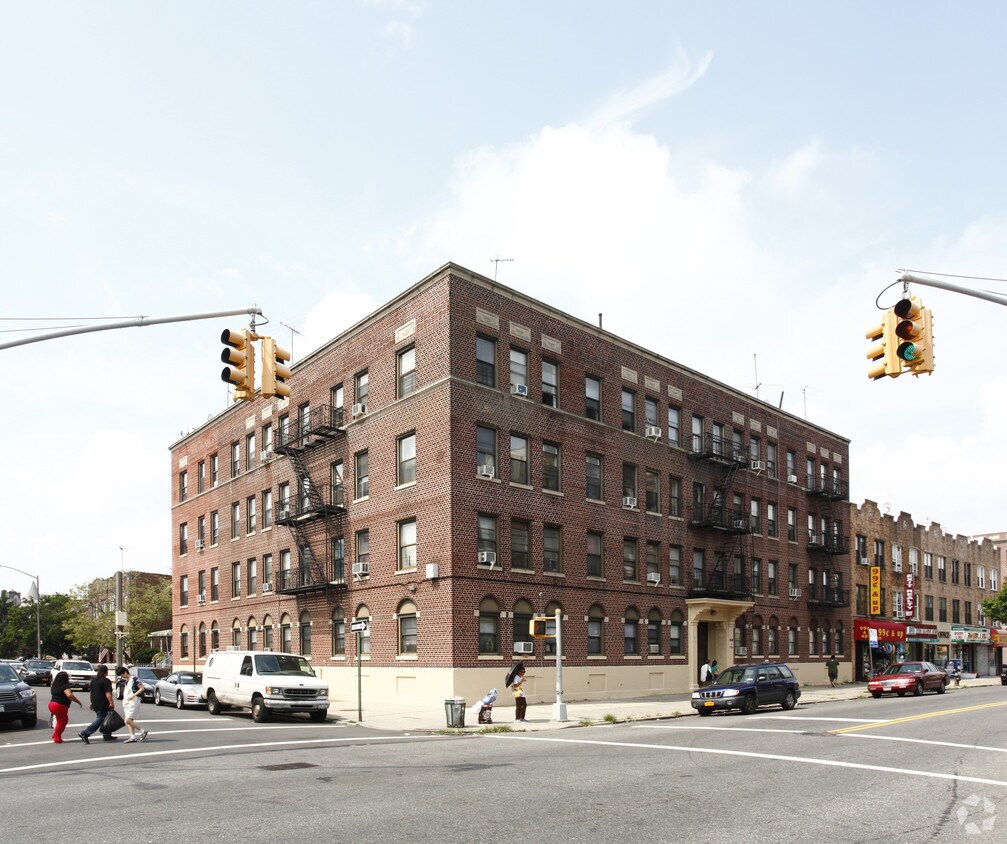 Foto principal - 8420 20th Ave