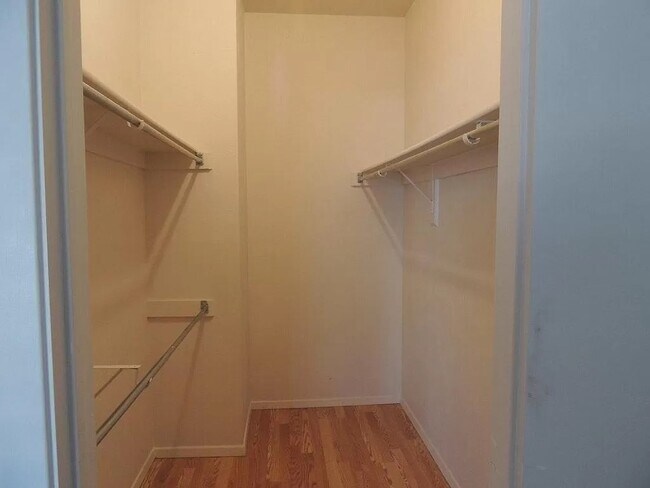 Building Photo - 3110 Devonshire Dr