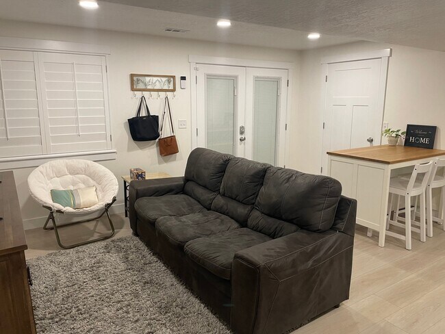 Foto del edificio - 847 Spring Dew Ln