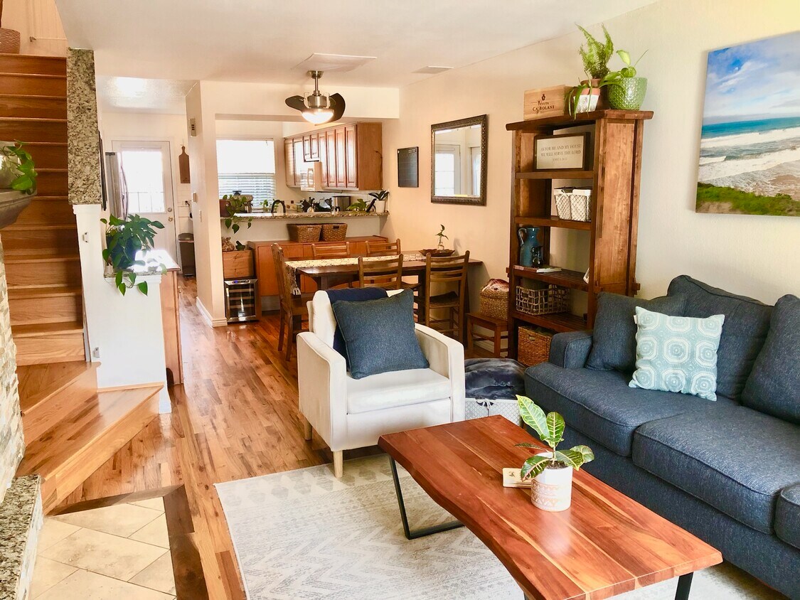 1974 Newland Ct, Lakewood, CO 80214 Townhome Rentals in Lakewood CO