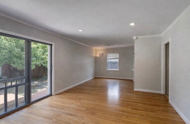 Building Photo - 9521 Ash Creek Dr