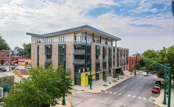 10 North - 530 N College Ave