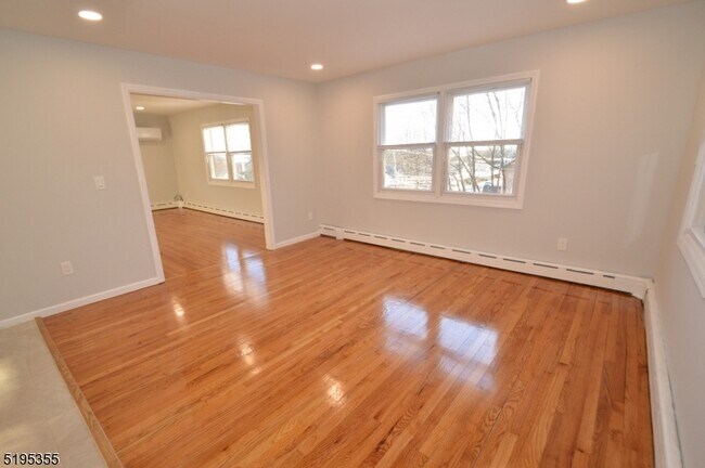 Foto del edificio - 642 Boonton Ave