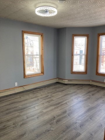 Building Photo - 28 Lake St