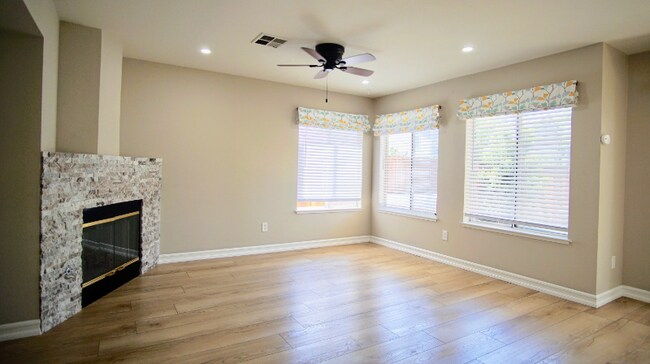 Building Photo - 6129 Yeadon Way