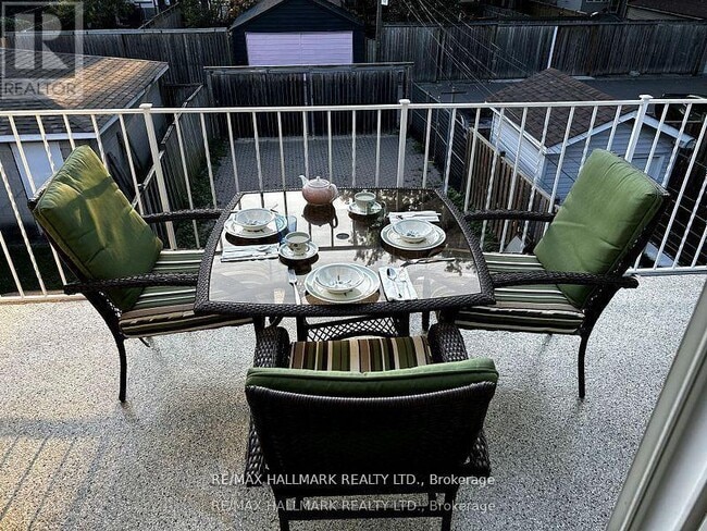 Photo du bâtiment - 18 Pape Ave