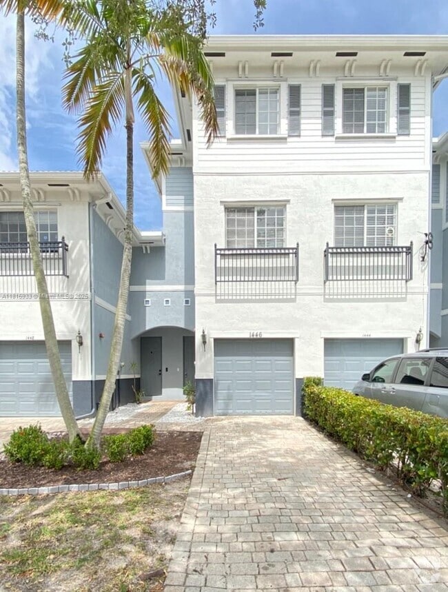 Building Photo - 1446 NW 34th Way