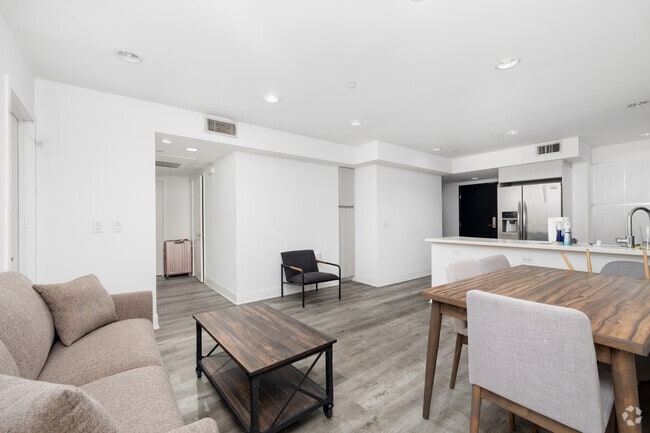 Interior Photo - 1539 Beloit Ave