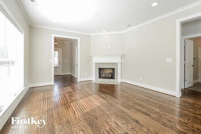 Building Photo - 424 Hamilton Pl
