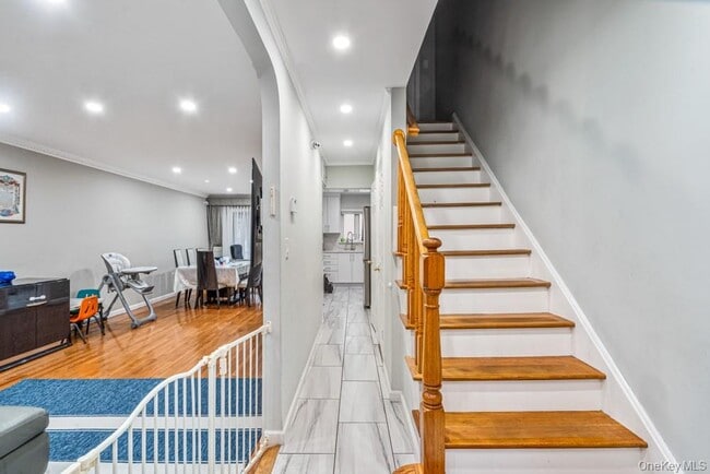 Foto del edificio - 95-25-95-67 67th Ave