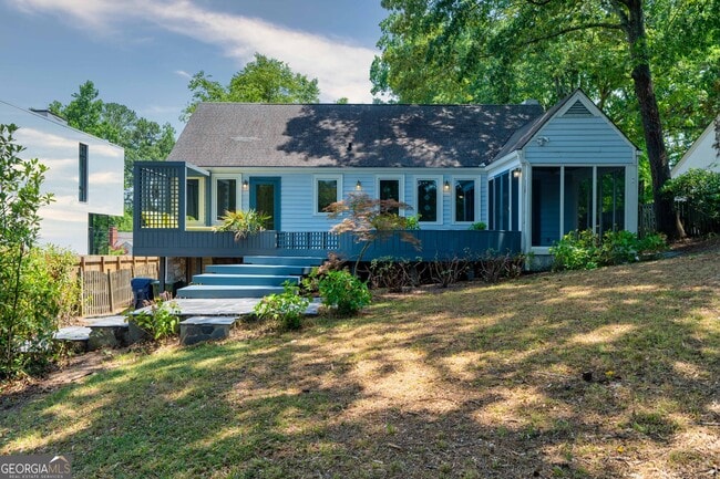 Building Photo - 1740 Pine Ridge Dr NE