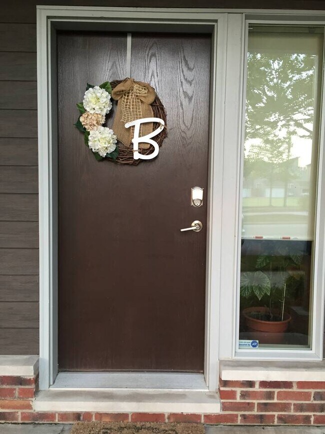 ¡Bienvenido a tu nuevo hogar! - 1247 W 75th St