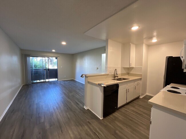 Interior Photo - 951 S. Oxford