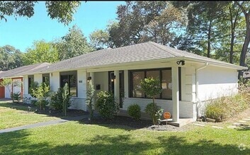 Building Photo - 9641 Westview Dr