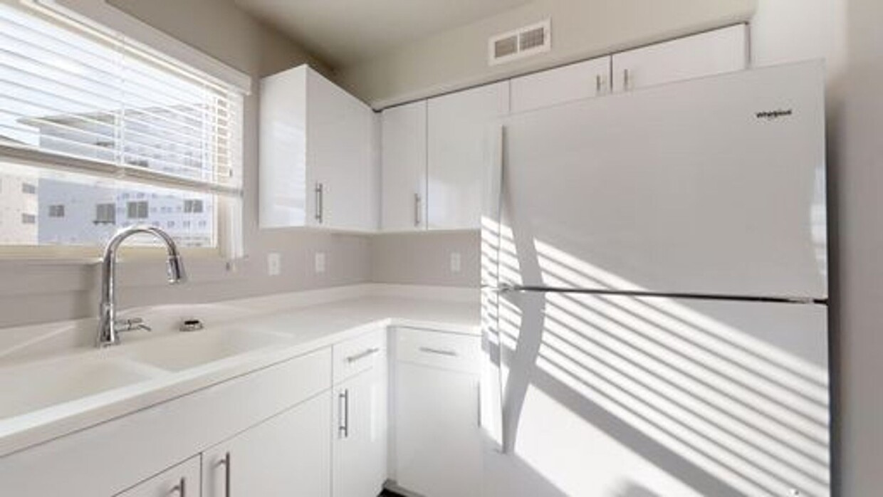 Primary Photo - 2 BED 1 BATH CONDO FOR RENT IN OREM!!!