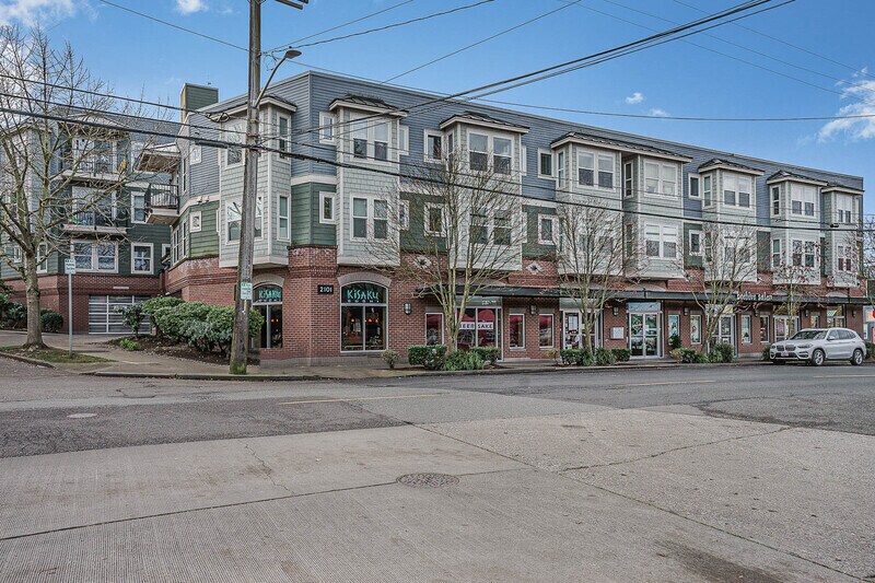 Primary Photo - 2101 N 55th St