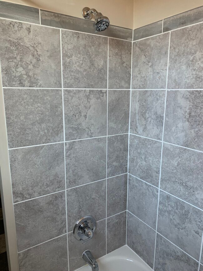Bathroom - 420 Vine St