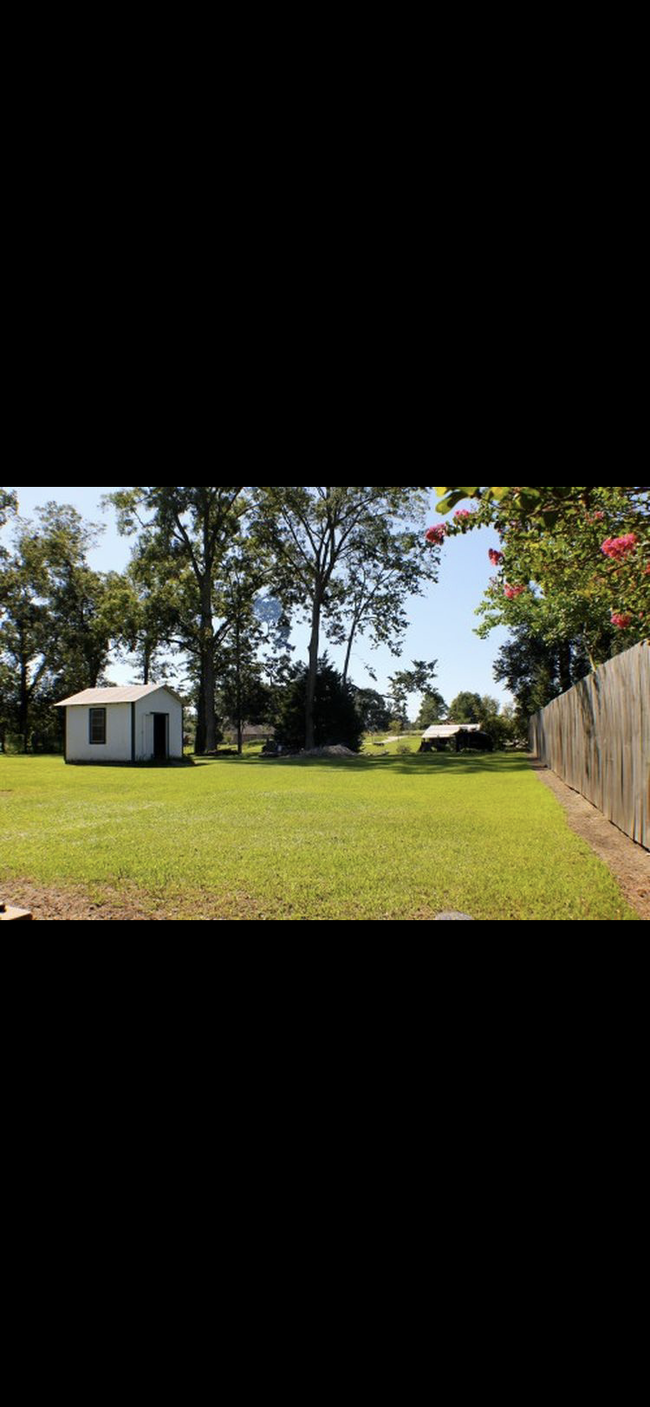 Building Photo - 7458 W Stacy Dr