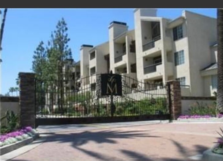21500 Burbank Blvd Unit 106, Woodland Hills, CA 91367 Condo for Rent