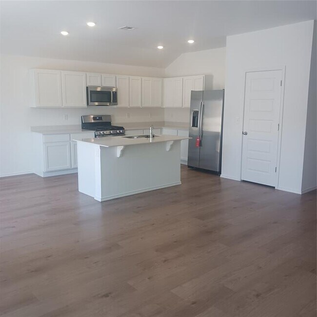 Foto del edificio - 1917 Black Poplar Wy