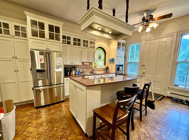 Foto del edificio - 61 Pond St