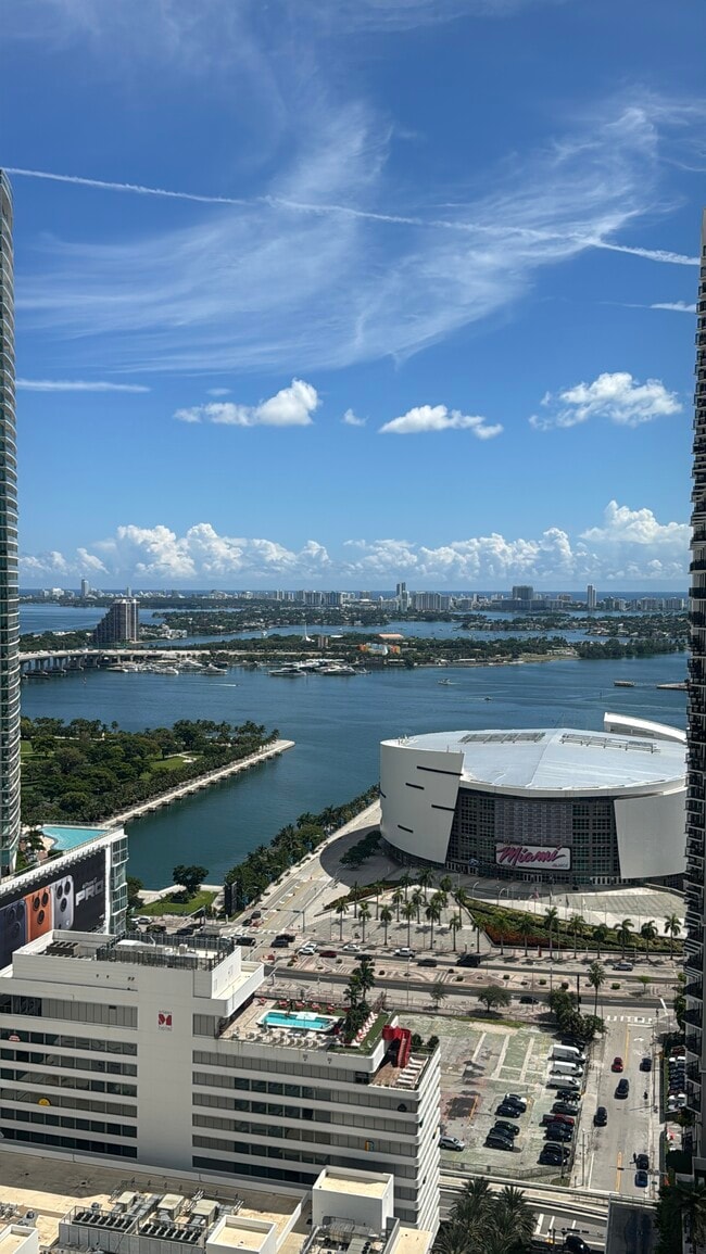Foto del edificio - 1027 NW 1st Ct