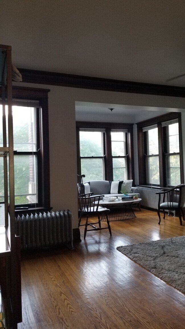 Foto del edificio - 1301 W Eddy St