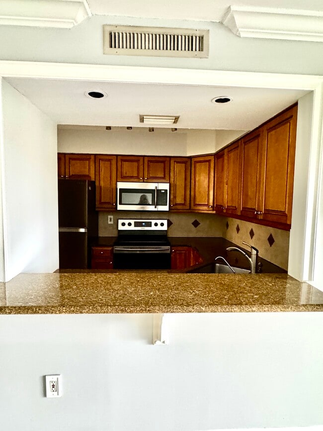 Kitchen - 2334 S Cypress Bend Dr