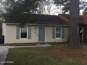 Building Photo - 122 Corey Cir