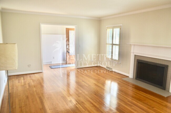 Building Photo - 102 Forestdale Dr