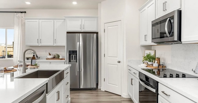 Building Photo - Beautiful 4 bed 2 bath located in West Roseville!