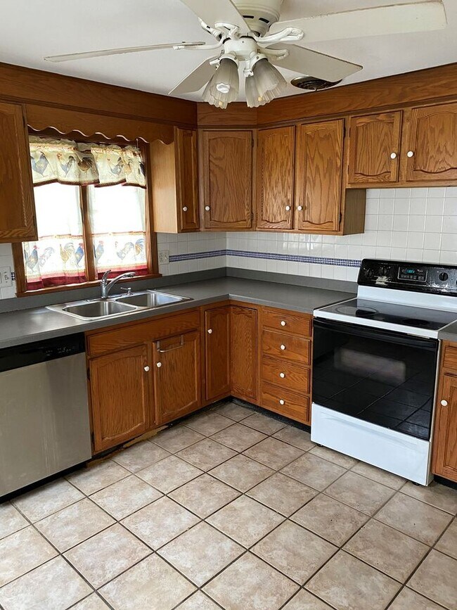 1412 Wilbraham Rd, Springfield, MA 01119 House Rental in Springfield