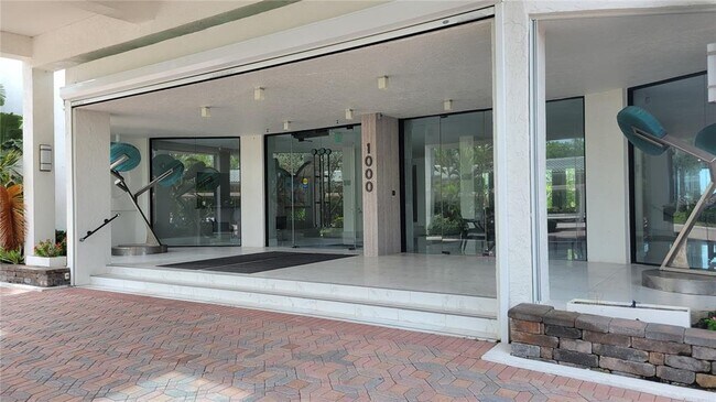 Foto del edificio - 1000 Longboat Club Rd