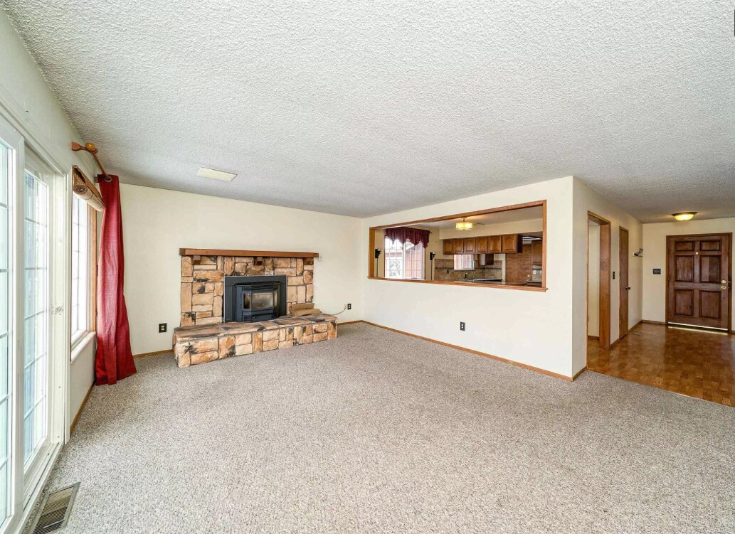 20460 Cooke Dr, Reno, NV 89521 House for Rent in Reno, NV