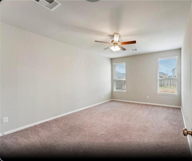 Building Photo - 31314 Spotted Saddle Hollow