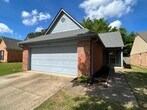 Foto principal - Renovated 2 Bedroom 2 Bath Home for Rent w...