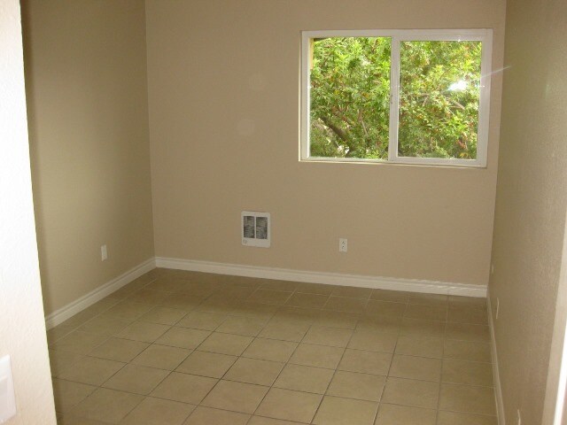 Foto del edificio - 1845 Bayview Heights Dr
