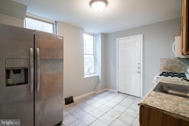 Foto del edificio - 2423 N Bancroft St