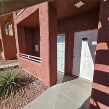 Building Photo - 4730 E Craig Rd