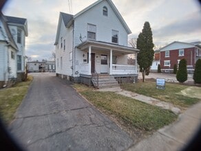Building Photo - 418 N Walnut St