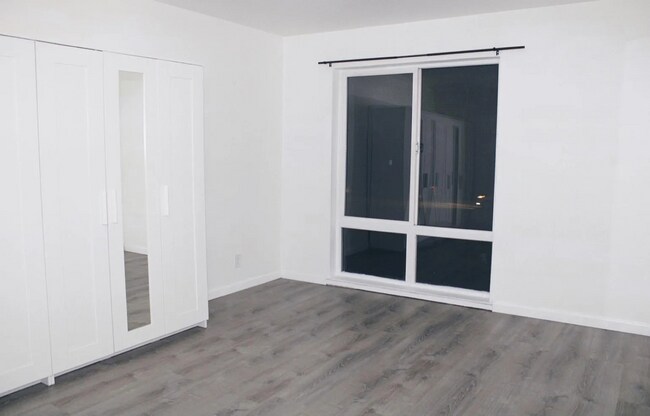 Foto del edificio - Great condo unit in a gated community.