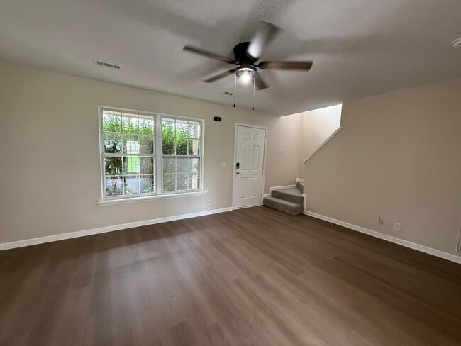 Building Photo - 1240 Shannon Ln