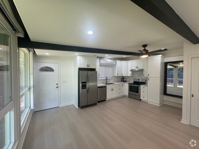 Building Photo - 1435 Kiner Ave