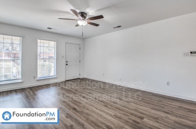 Foto del edificio - 484 High Point Terrace