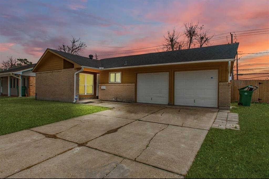 Primary Photo - 3410 Truxton Dr