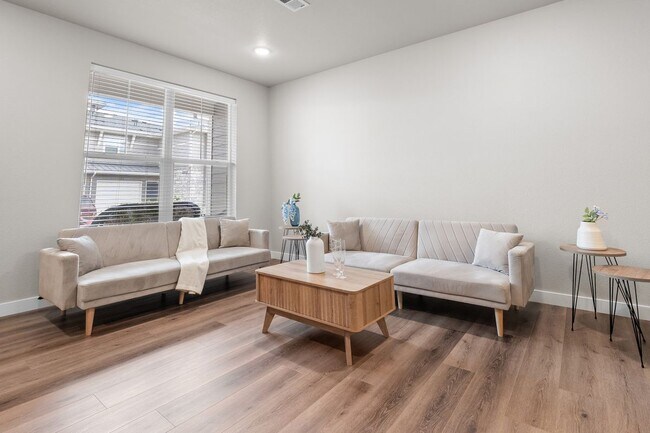 Foto del edificio - 350 High Point Dr