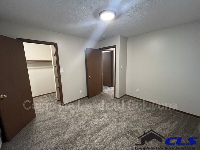 Building Photo - 4287 S Kian St