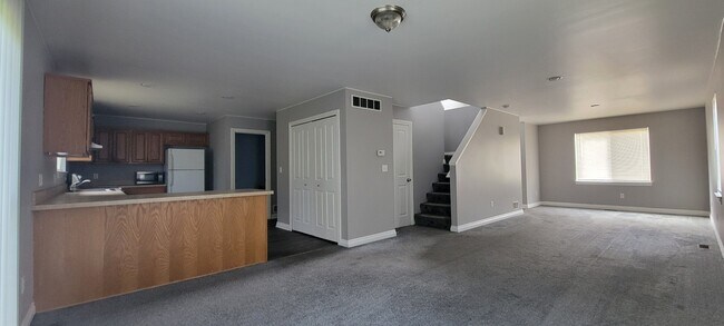 Foto del edificio - 3253 E 11 Mile Rd