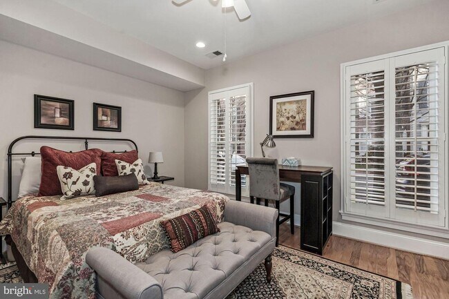 Foto del edificio - 720 Bracey Ln